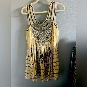 Vintage lace dress with lining